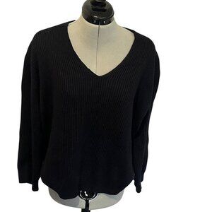 Elegant Navy V-Neck Sweater
